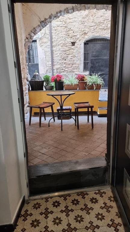 Beautifully Restored Romantic Apartment In The Centre Of Historic Дольчедо Экстерьер фото