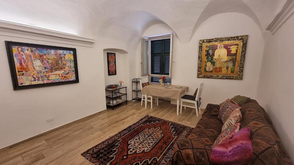 Beautifully Restored Romantic Apartment In The Centre Of Historic Дольчедо Экстерьер фото